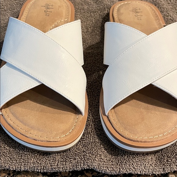 Style & Co. Women's Cream Slide Sandals - Picture 6 of 7